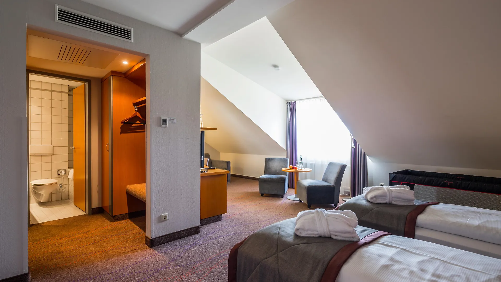 Hotel Ramada By Wyndham Dresde 4*,