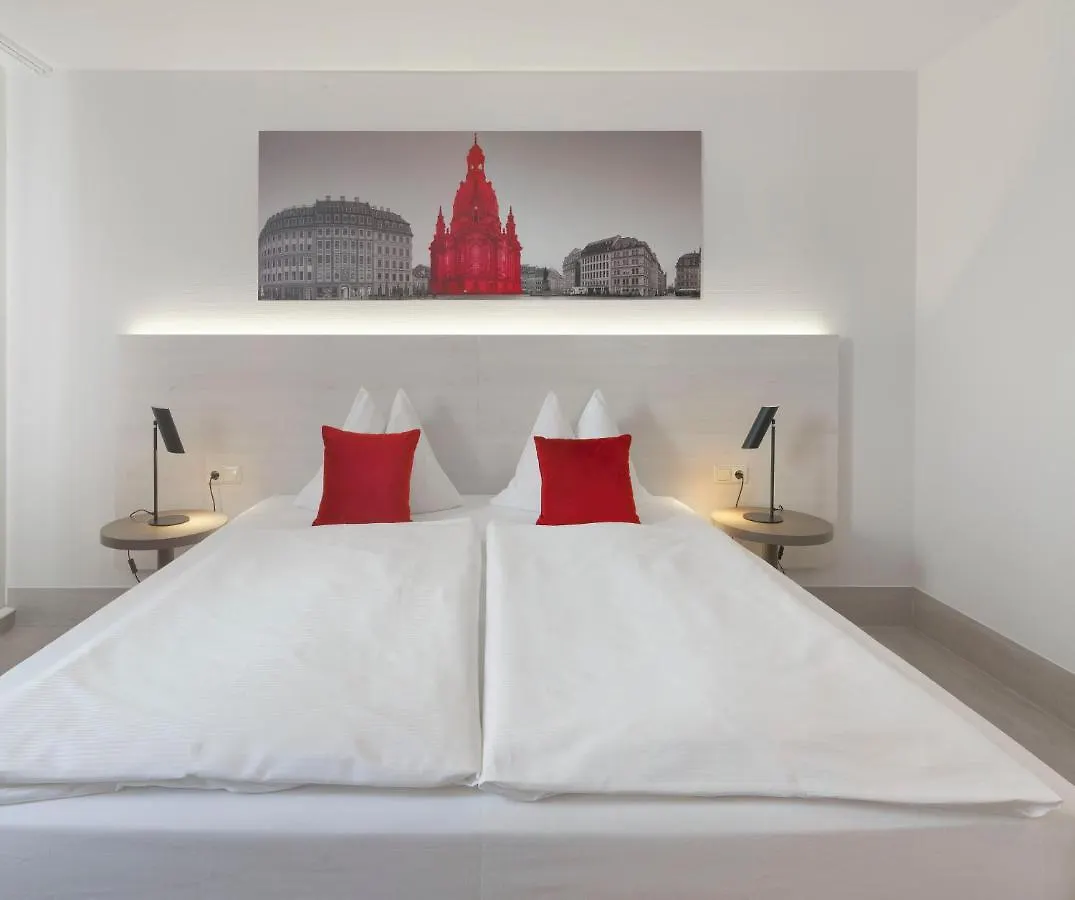 Ramada By Wyndham Dresden Hotel