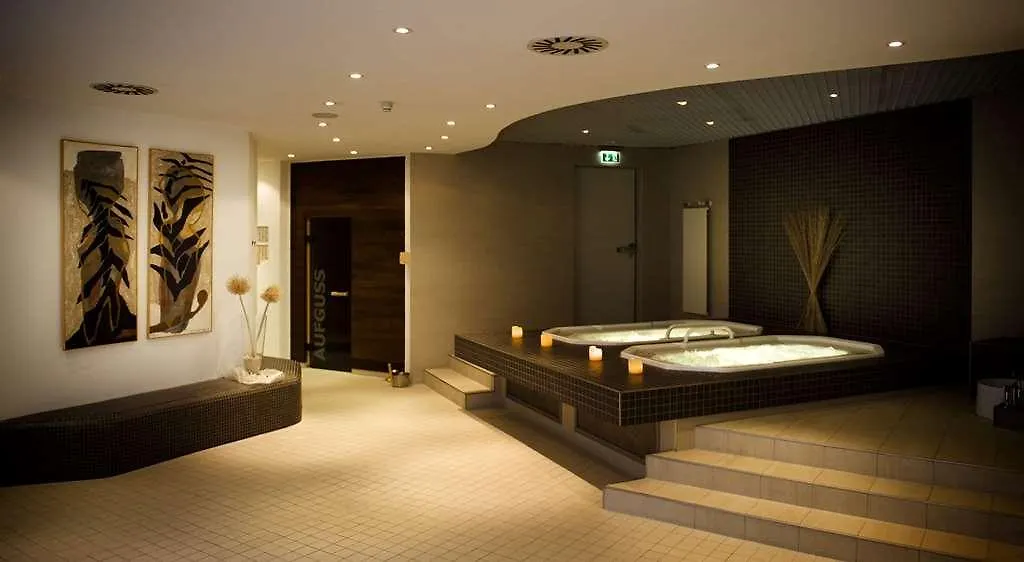 Ramada By Wyndham Dresden Hotell