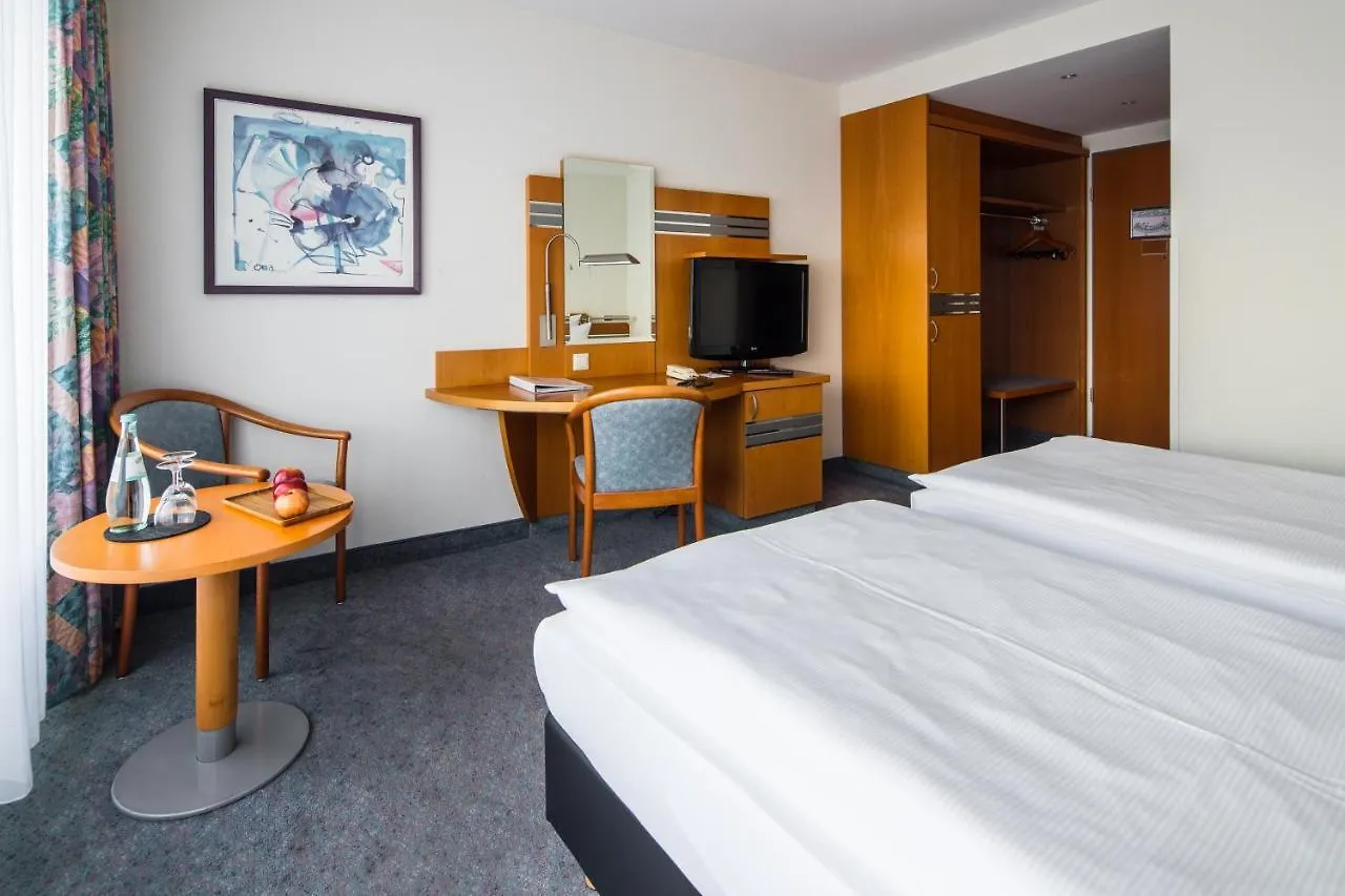 Ramada By Wyndham Dresden Hotell