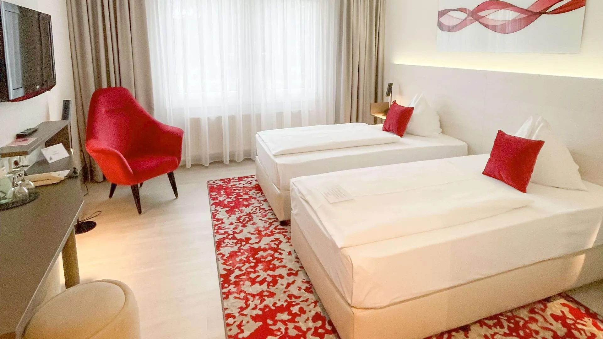 Ramada By Wyndham Dresden Hotell