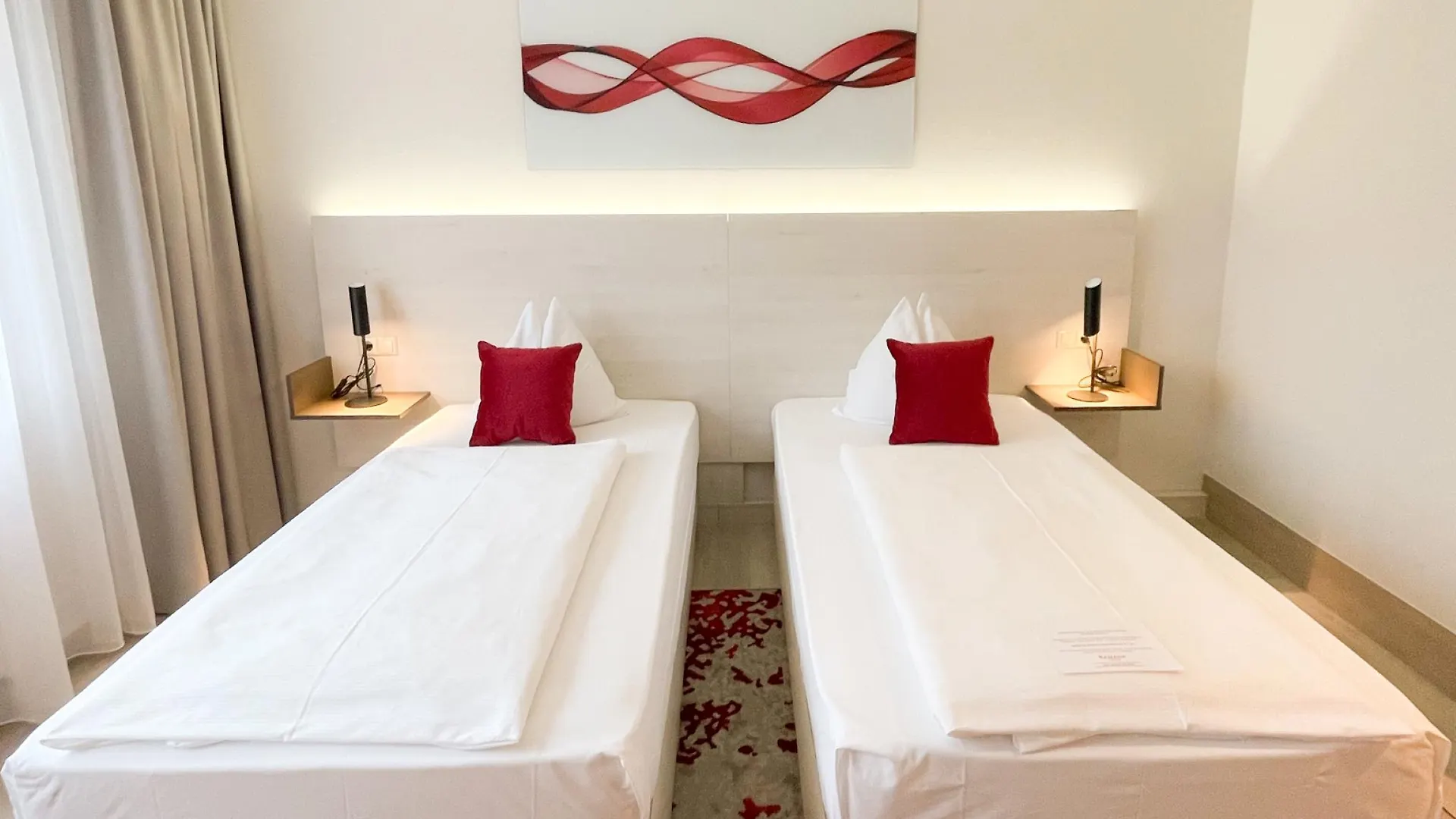 Ramada By Wyndham Dresden Hotell