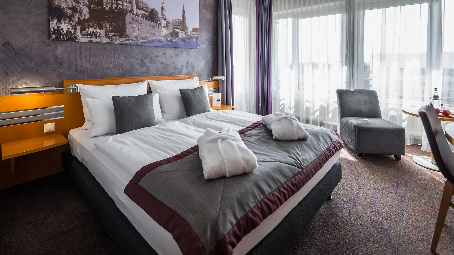 Ramada By Wyndham Dresden Hotell