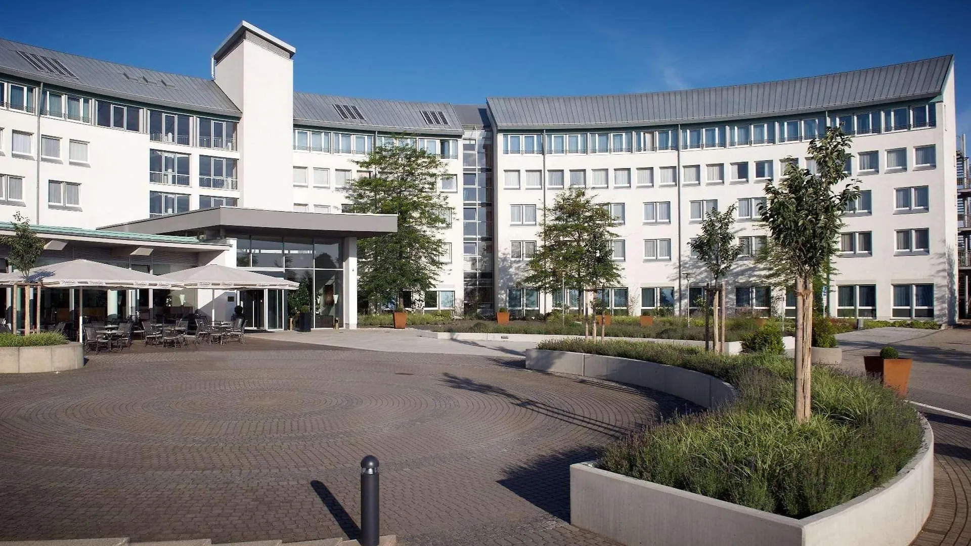 Ramada By Wyndham Dresden Hotell