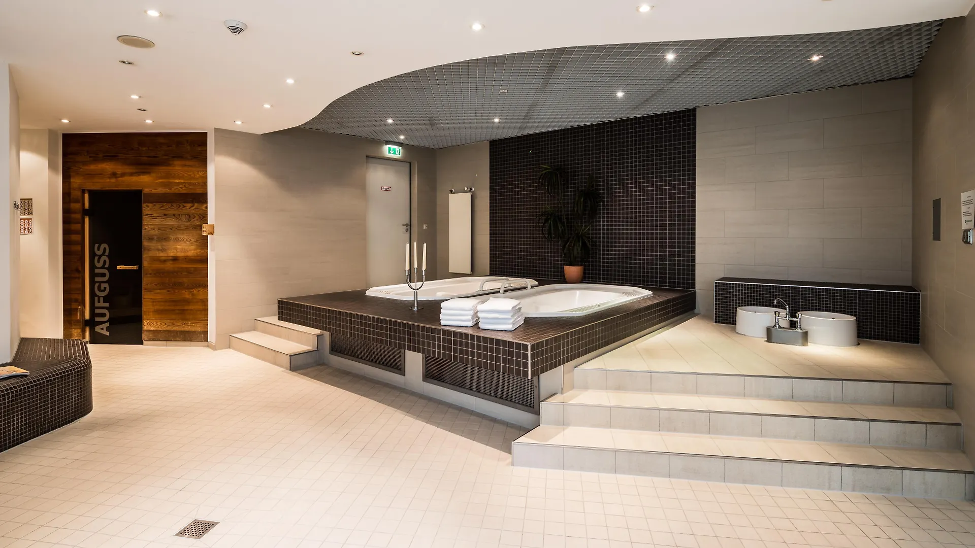 Ramada By Wyndham Dresden Hotell