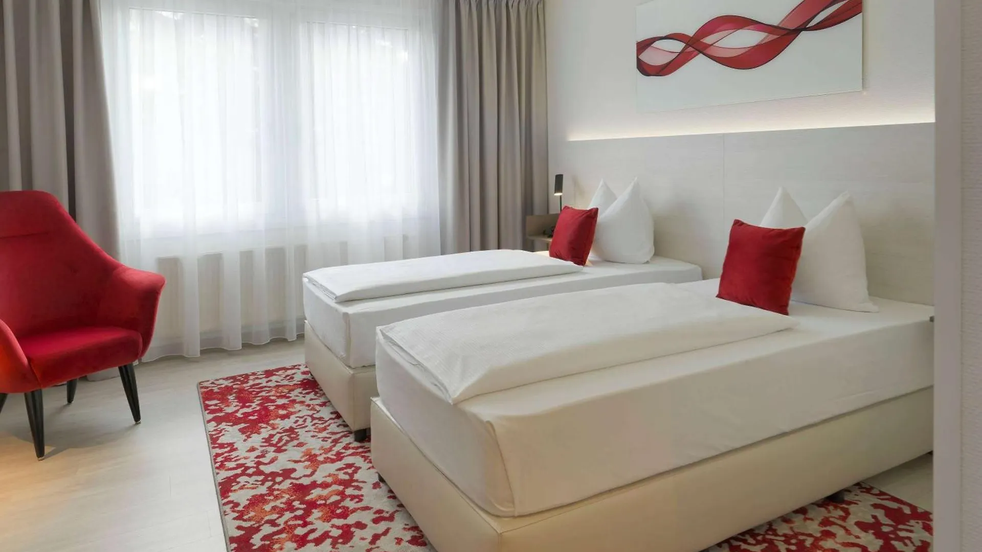 Ramada By Wyndham Dresden Hotell