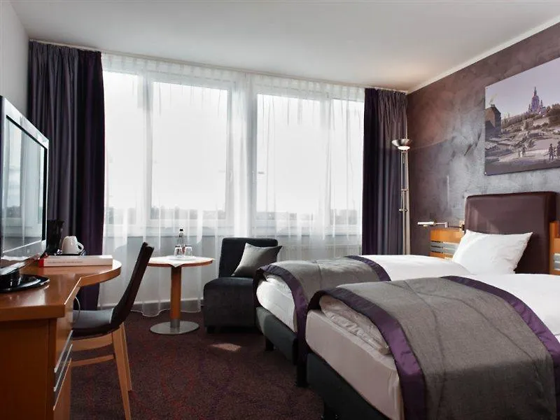 Ramada By Wyndham Dresden Hotell