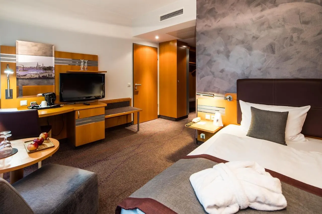 Ramada By Wyndham Dresden Hotell