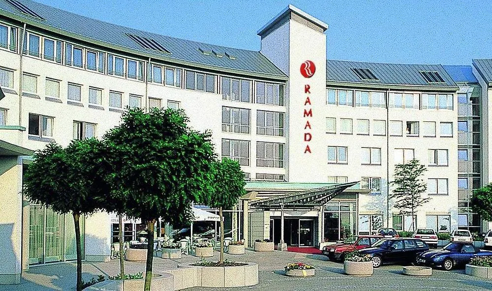 Ramada By Wyndham Dresden Hotell